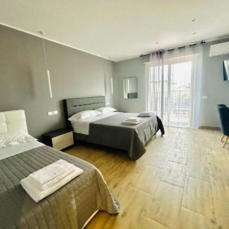 Aqua B&B - Rooms And Apartments Milazzo Exteriör bild