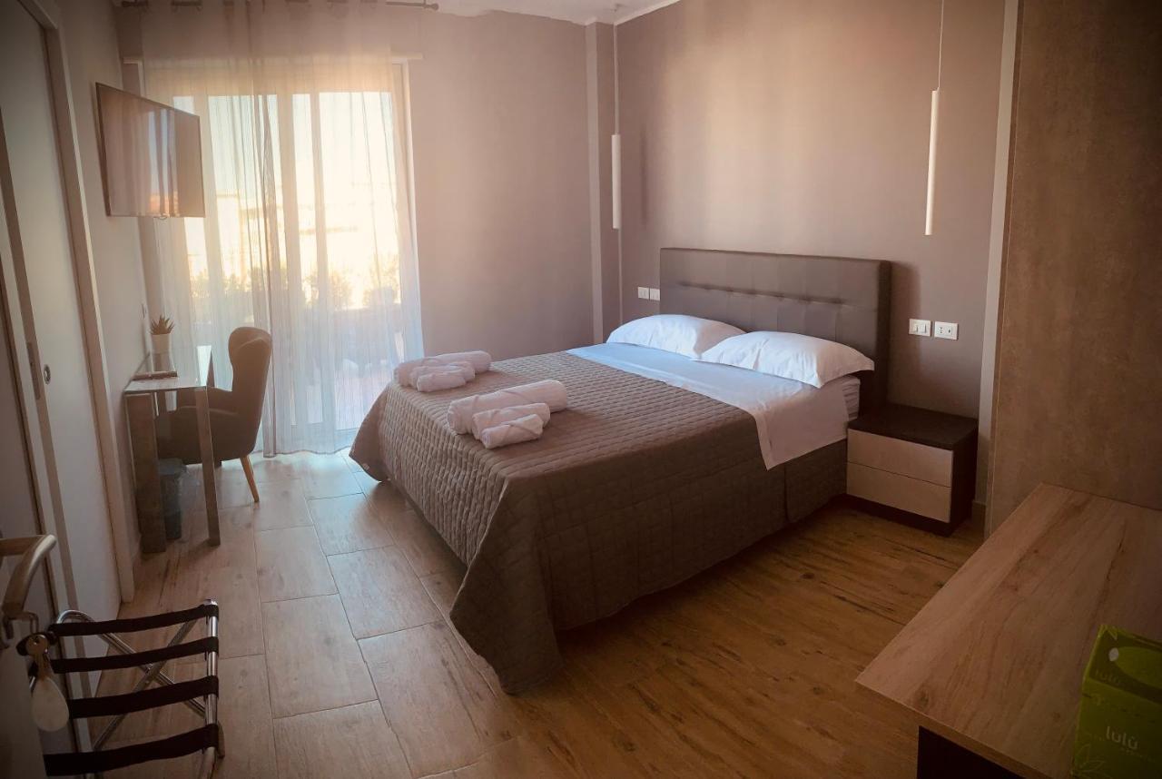 Aqua B&B - Rooms And Apartments Milazzo Exteriör bild